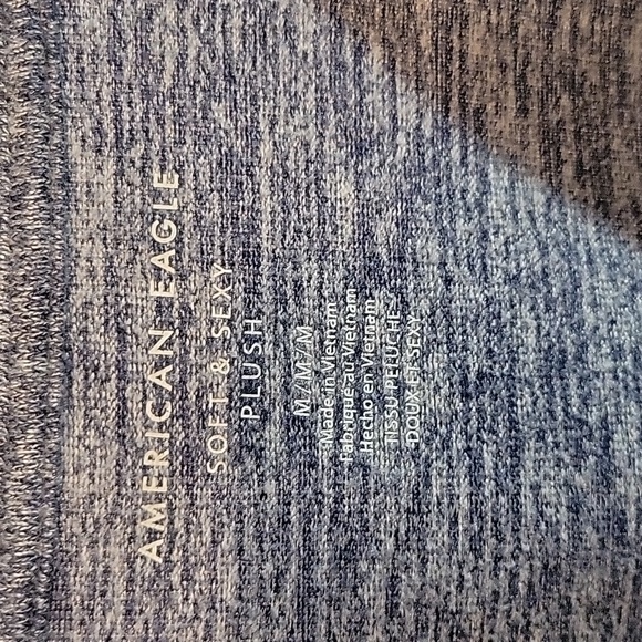 American Eagle Women's Blue Top size Medium - Picture 2 of 4